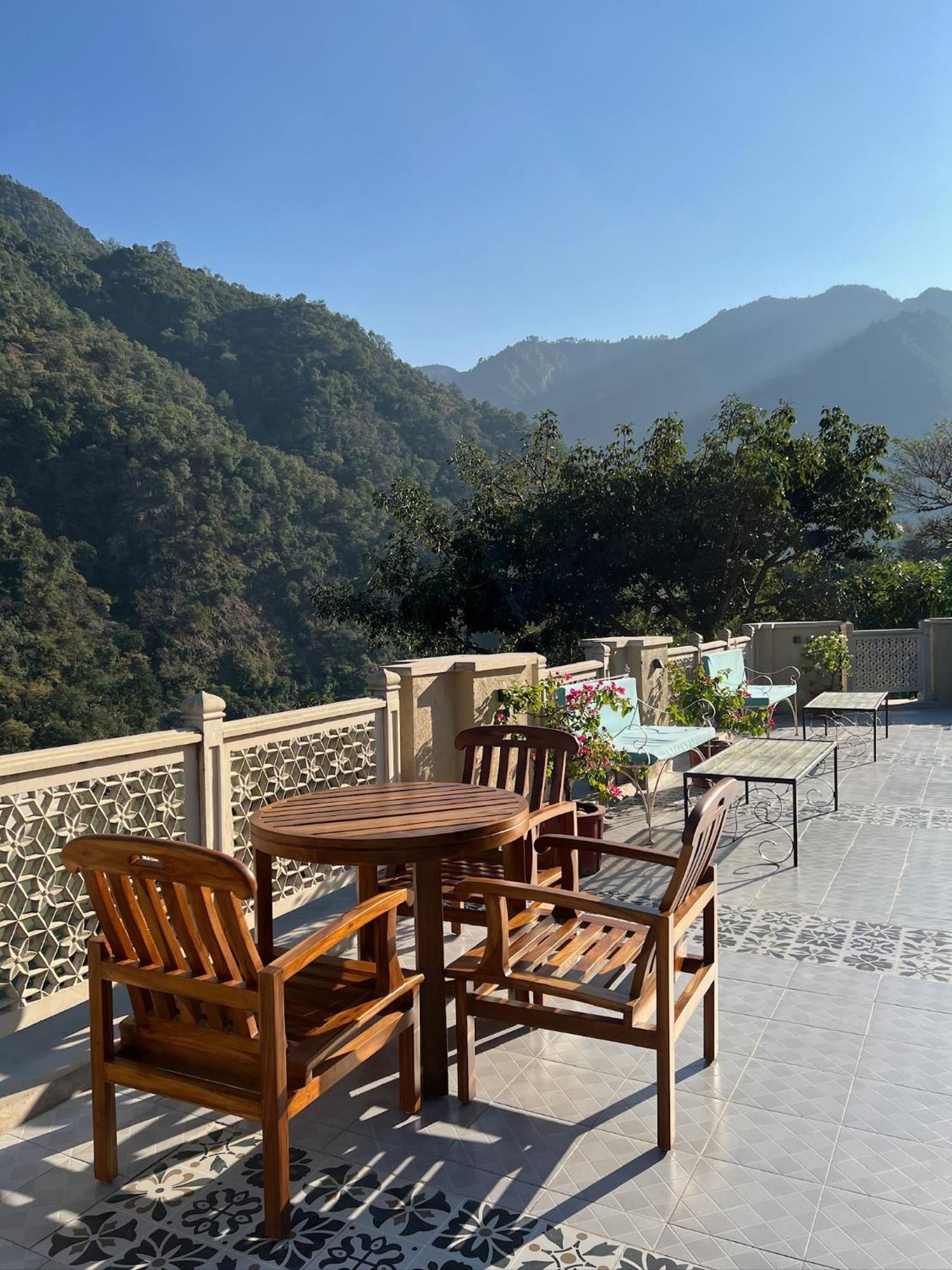 Hotel Raga On The Ganges, Rishīkesh Extérieur photo